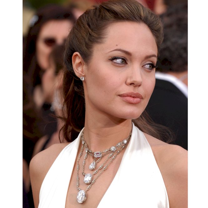 Oscars 2004 - Angelina Jolie in H.Stern