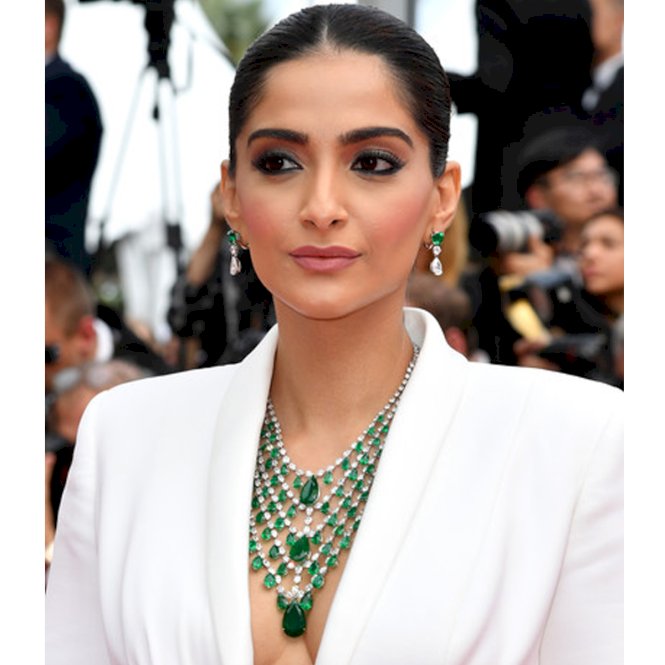 Cannes 2019 - Sonam Kapoor in Chopard