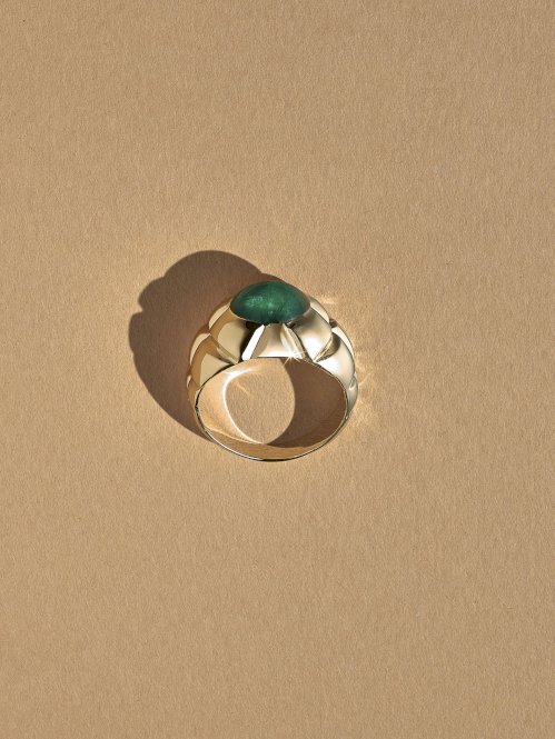Grenade Ring with Cabochon Emerald